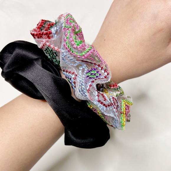 🌸 Hmong inspired toddler skirt - Picture 2 of 2